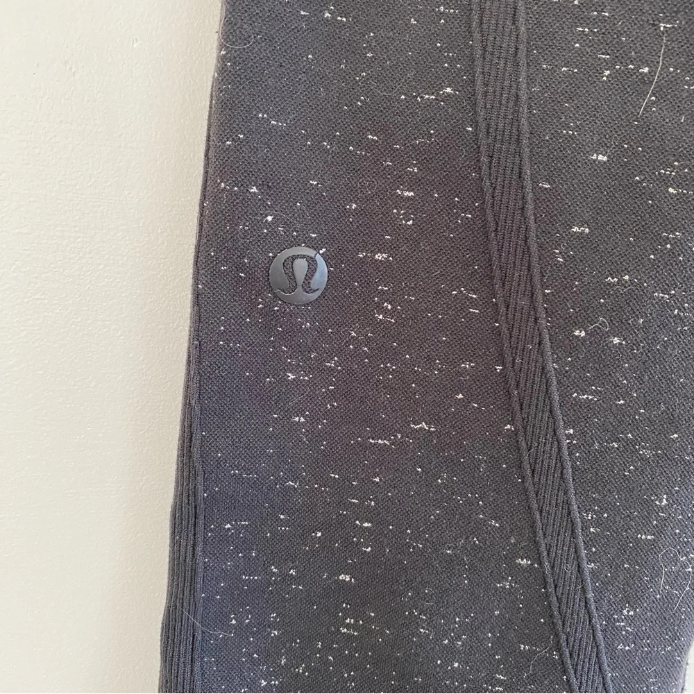 Lululemon Black Speckled Compression Tight Capris Size 6 - Picture 4 of 7
